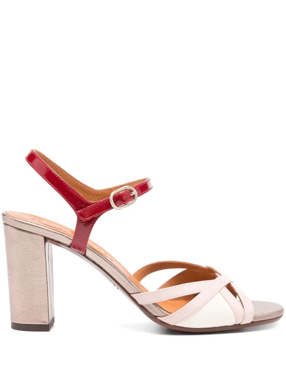 Scarpa chiusa con tacco