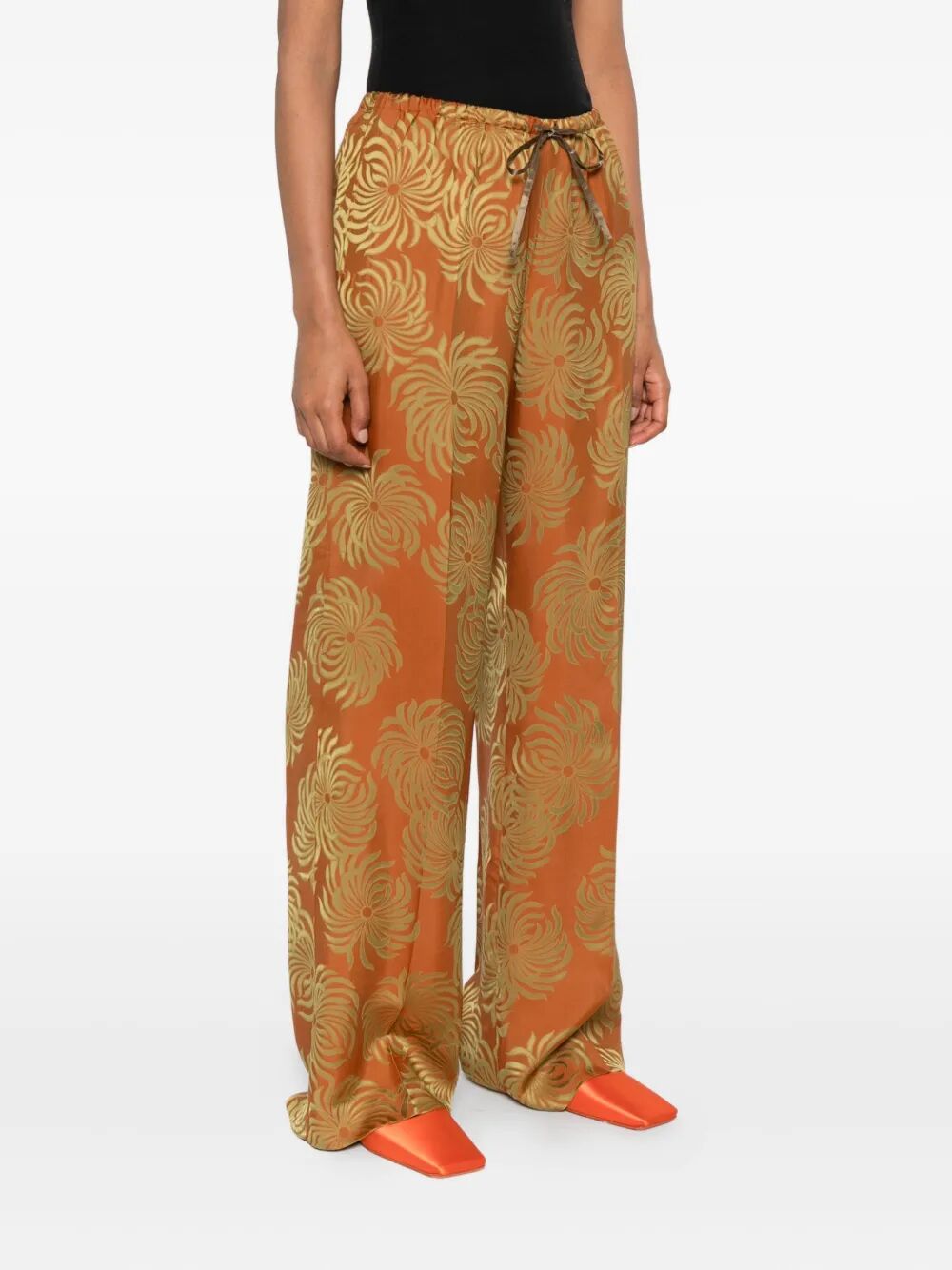 Pantaloni ampi