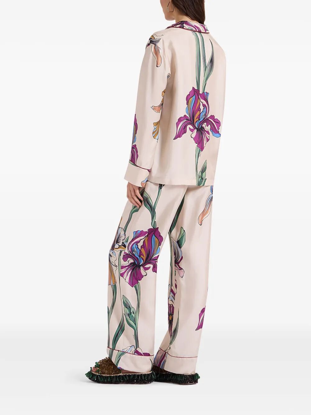 Pantaloni ampi con elastico in vita