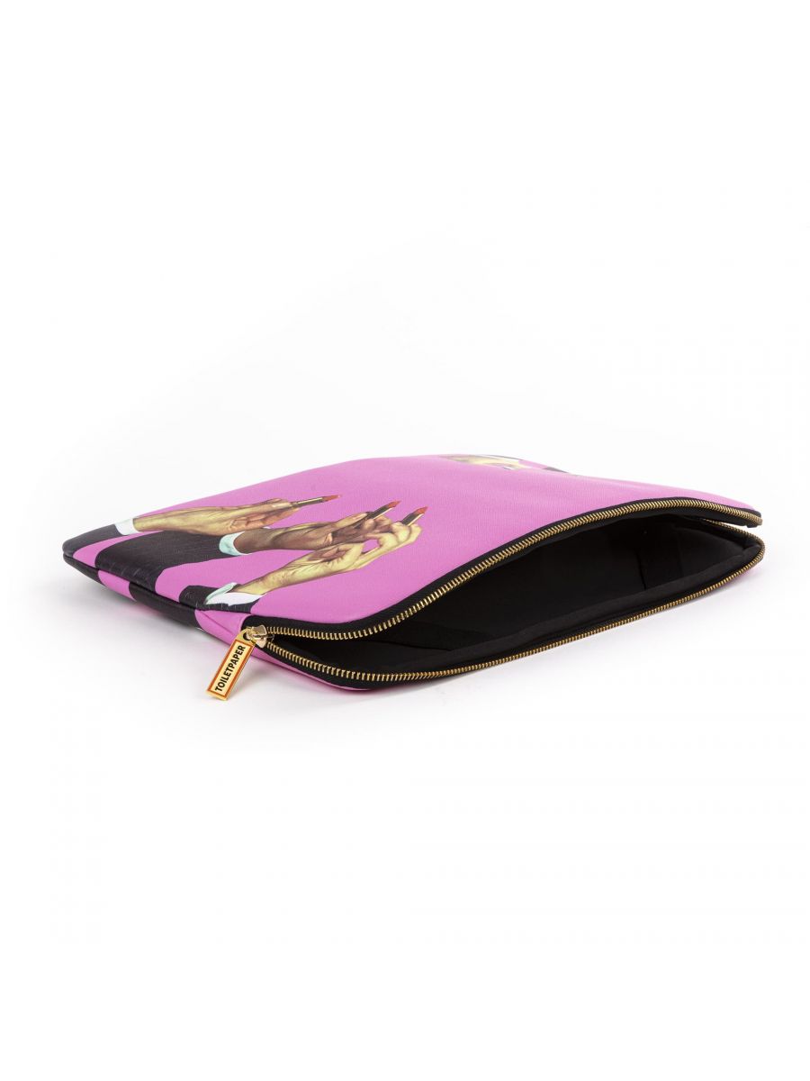 CUSTODIA LAPTOP IN PU STAMPATO "TOILETPAPER"Cm. 34,5x25x2-LIPSTICKS PINK