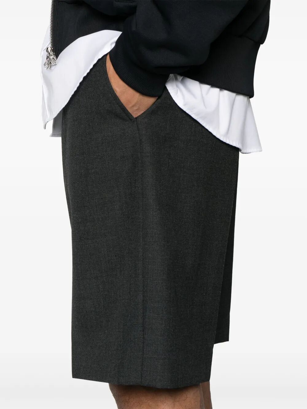 Pantaloni corti in lana eleganti