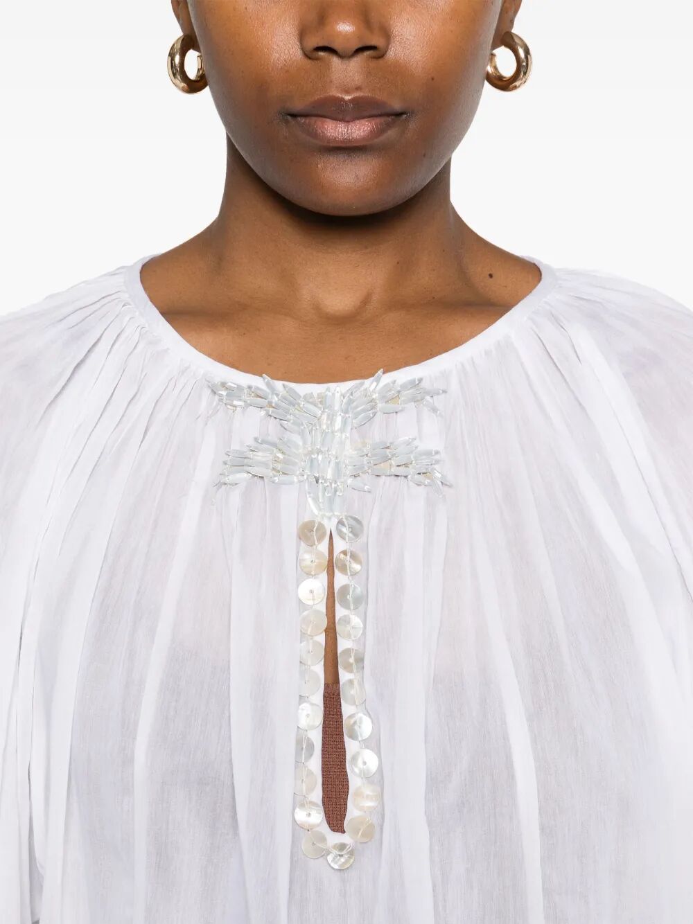 Camicia con decorazioni a ricamo