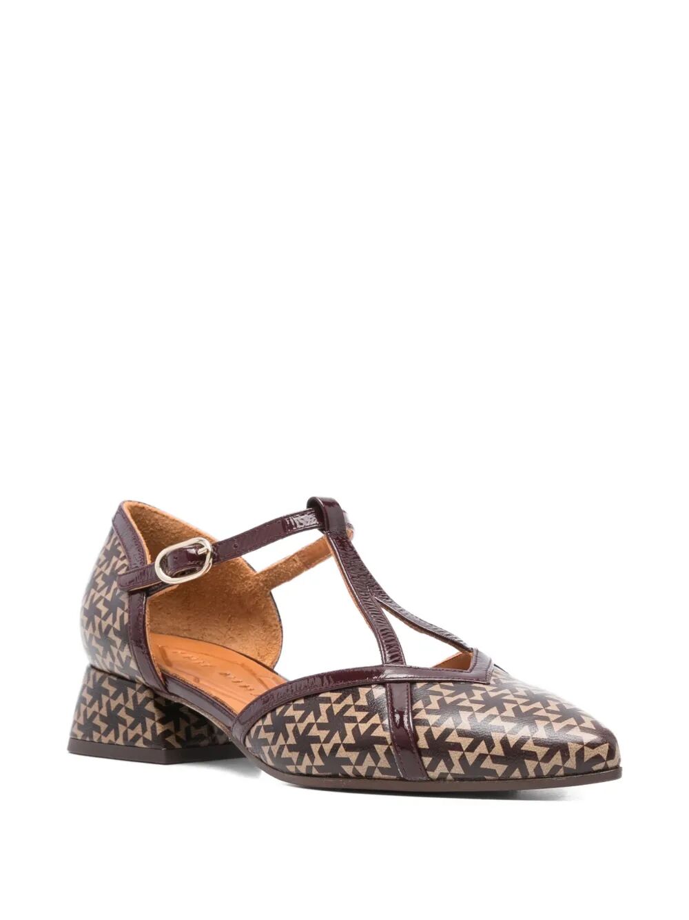 Scarpa con tacco basso
