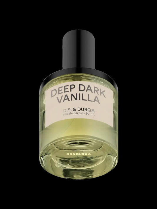 DEEP DARK VANILLA, una vaniglia scura e sensuale, intrecciata a spezie leggere, foglie verdi e toni terrosi che ne esaltano la profondità mistica e sofisticata.