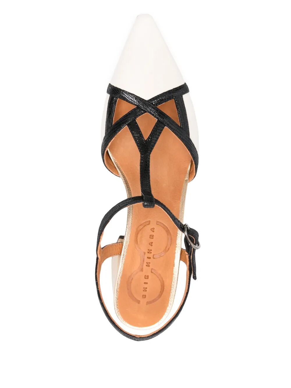 Scarpa chiusa con tacco