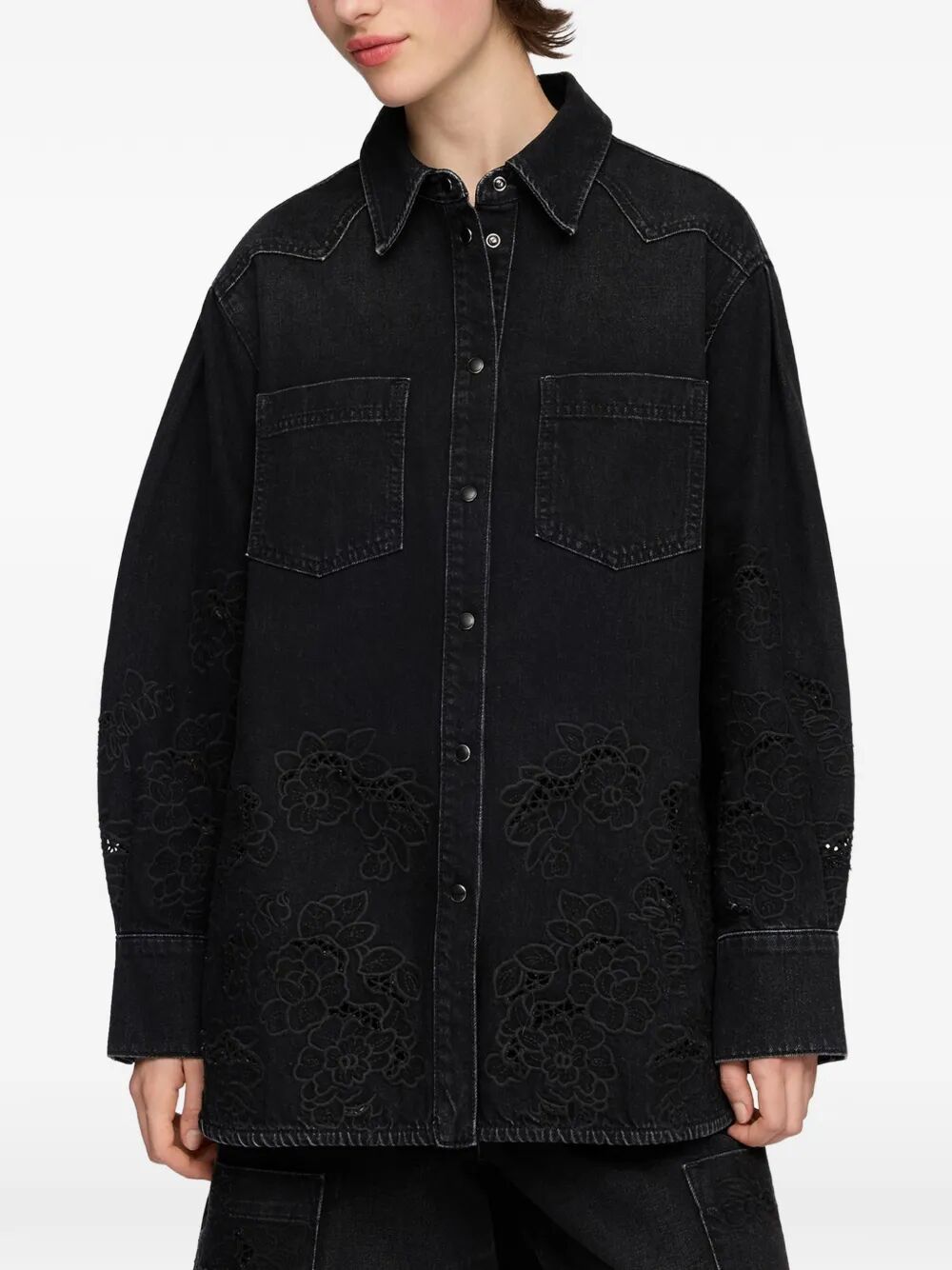 Shirt con Ricami Floreali