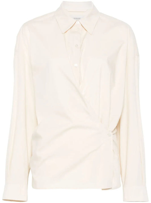 Camicia con bottone svasato