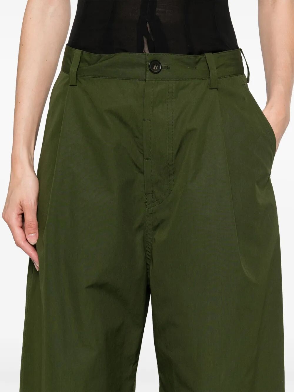 Pantaloni ampi a vita alta