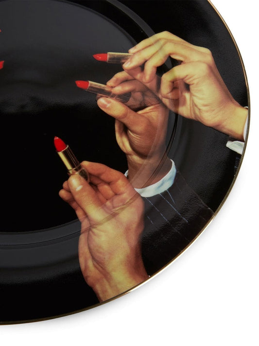 PIATTO IN PORCELLANA "TOILETPAPER" ø Cm.27 - LIPSTICKS BLACK