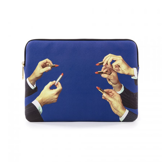 CUSTODIA LAPTOP IN PU STAMPATO "TOILETPAPER" Cm. 34,5x25x2 - LIPSTICKS