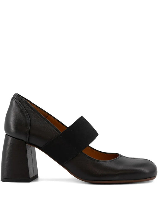 Scarpa con tacco