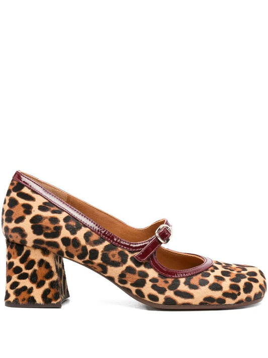 Scarpa con tacco