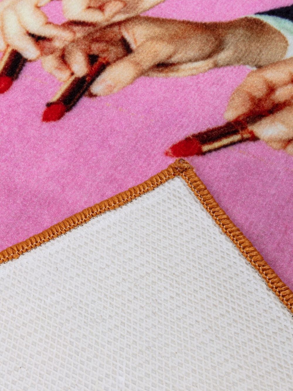 MAT LIPSTICK PINK TOILETPAPER