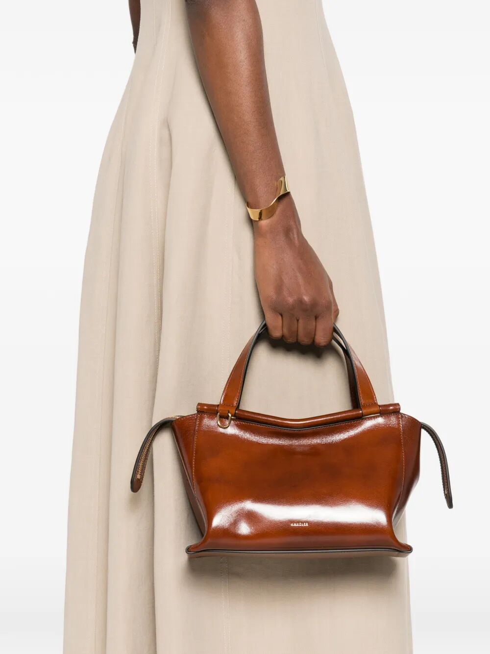 Borsa in pelle con manici e tracolla