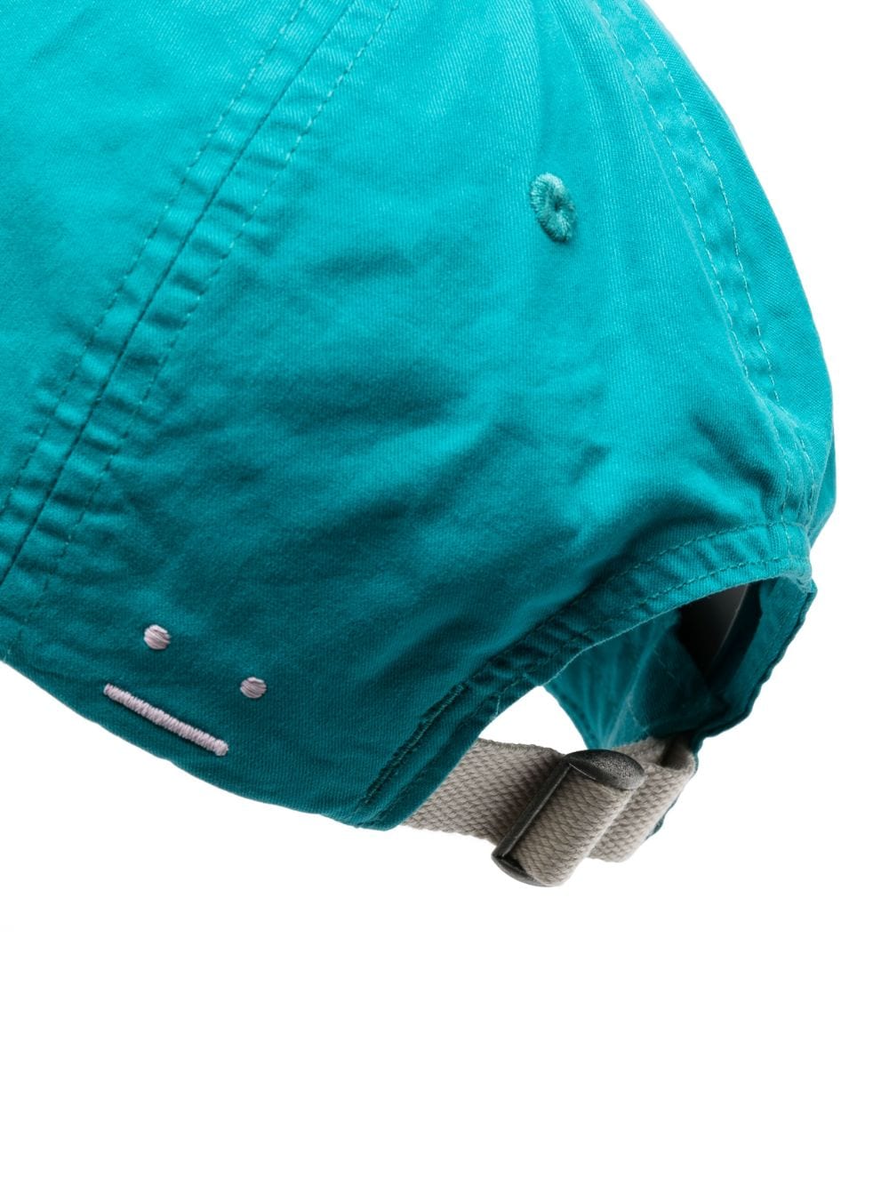 Cappello con visiera e logo frontale