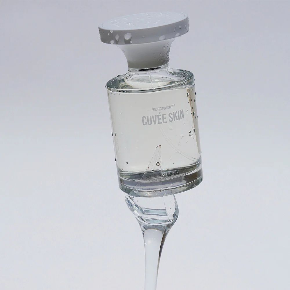 Intimità silenziosa, calda come pelle amata. Ambretta, Orchidea vaniglia, Tonka, Legni bianchi.