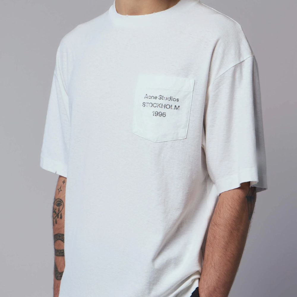 Maglietta con taschino