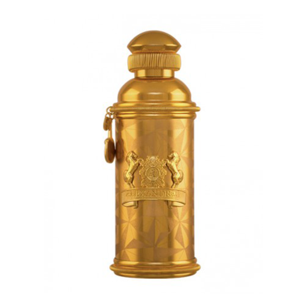 Rich in aromatic spices, deep woods and softwoods, Golden Oud is a journey in the East reminiscent of caravans carrying exotic treasures.